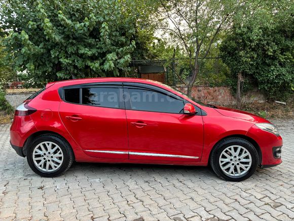 Sahibinden Renault Megane 1.6 Touch Plus 2015 Model  88.000 km Kırmızı