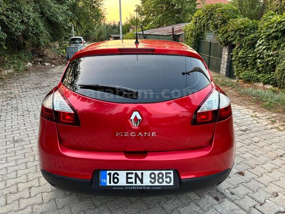 Sahibinden Renault Megane 1.6 Touch Plus 2015 Model  88.000 km Kırmızı