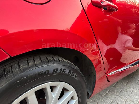 Sahibinden Renault Megane 1.6 Touch Plus 2015 Model  88.000 km Kırmızı