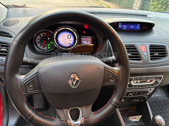 Sahibinden Renault Megane 1.6 Touch Plus 2015 Model  88.000 km Kırmızı