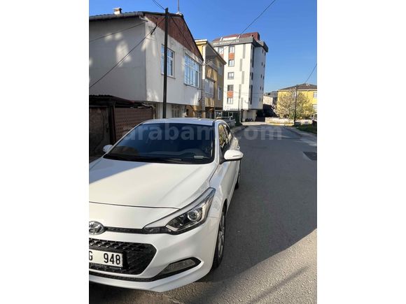 2 nci sahibinden temiz  İ20