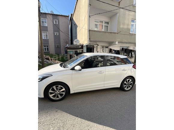 2 nci sahibinden temiz  İ20