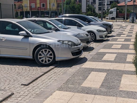 Sahibinden Renault Laguna 2.0 dCi Dynamique GT 2008 Model 