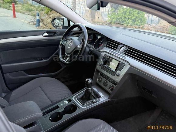 FIRSAT ARACI TERTEMİZ 207.000 KM PASSAT