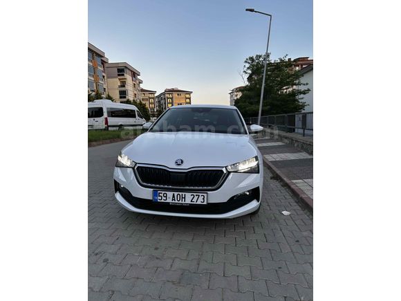 Sahibinden Skoda Scala 1.0 TSI Premium 2023 Model Tekirdağ 11.500 km Beyaz
