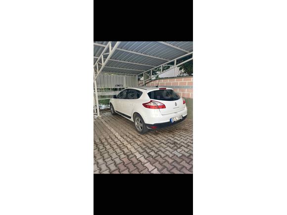 Sahibinden Renault Megane 1.5 dCi Expr orijinal nevigasyonlu  2012 Model 