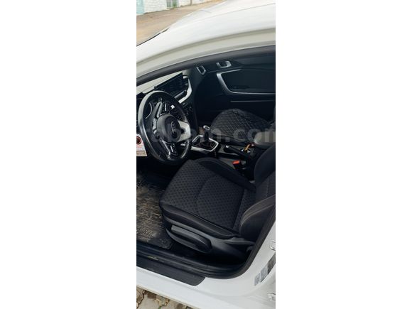 Sahibinden Kia Ceed 1.4 Cool 2019 Model 104000 km Beyaz