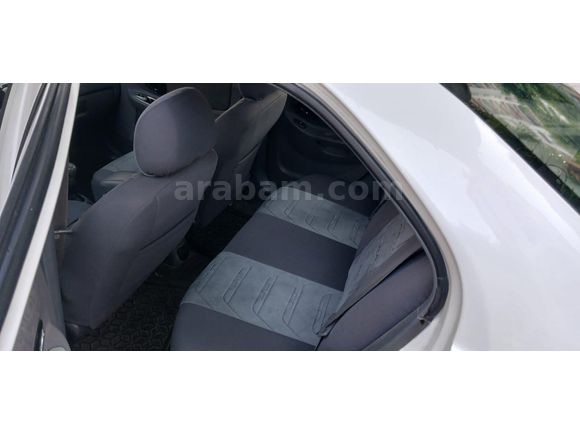 Sahibinden Hyundai Accent 1.6 Admire 2006 Model 4 silindir dohc motor