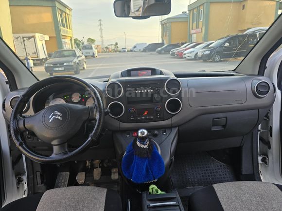 CİTROËN BERLİNGO 1.6 HDİ 92 HP
MULTİPACE PAKET 
2017 MODEL//212 BİNDE