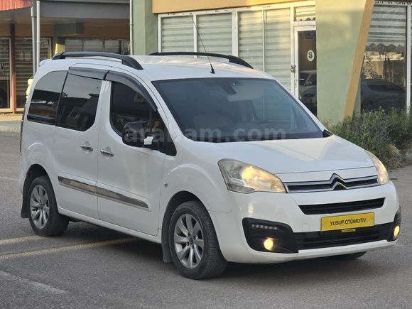 CİTROËN BERLİNGO 1.6 HDİ 92 HP
MULTİPACE PAKET 
2017 MODEL//212 BİNDE