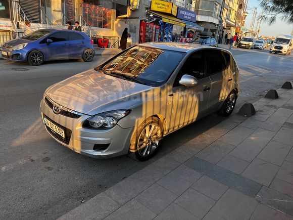 Acil satılık yer uçağı Hyundai i30 1.6 CRDi Team 2011 Model 