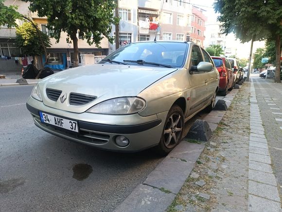 Sahibinden Renault Megane 1.4 Authentique 2002 Model