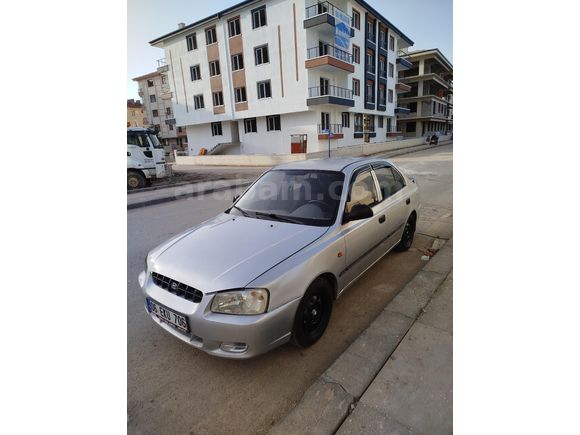 Sahibinden Klimalı Hyundai Accent 1.3 LX 2002 Model Ankara