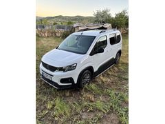 Sahibinden Peugeot Rifter 1.5 BlueHDI Allure 2023 Model Kayseri 15.000 km Beyaz