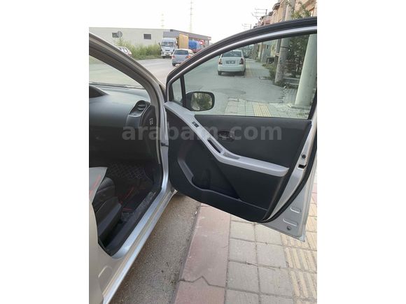 Orjinal Toyota Yaris 1.0 Terra  