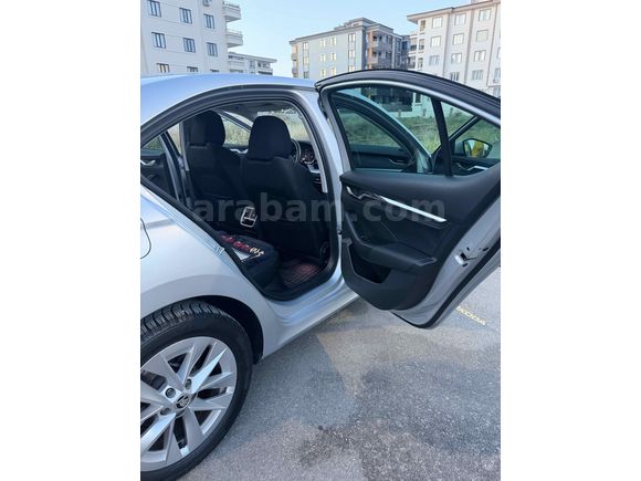 Sahibinden Skoda Octavia 1.5 e-Tec Premium 2022 Model 