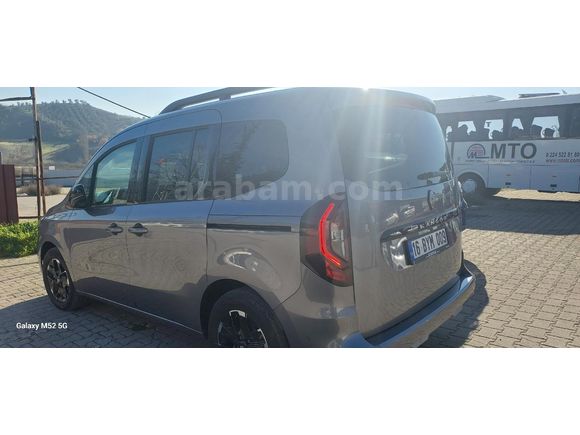 Sahibinden Renault Kangoo Multix 1.5 BluedCi Iconic 2025 Model
