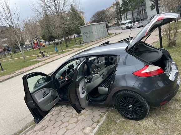 Renault Megane 1.6 Expression 2009  173.000 km  -Fransız-6 İLERİ VİTES
