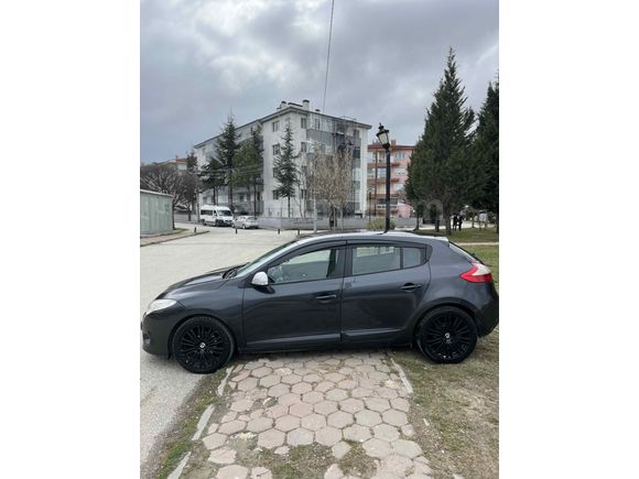 Renault Megane 1.6 Expression 2009  173.000 km  -Fransız-6 İLERİ VİTES