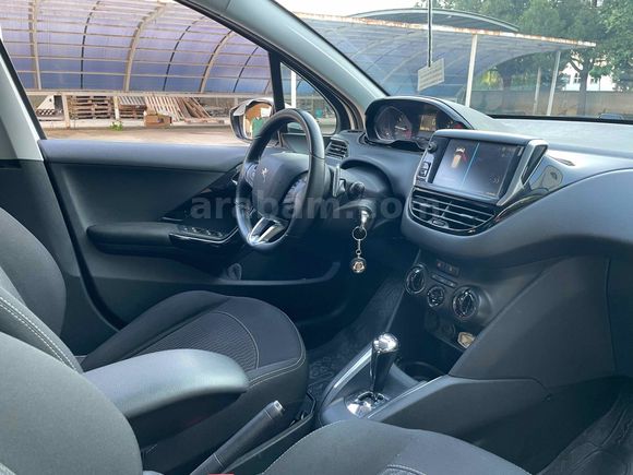 PEUGEOT 208 ACTİVE -CAM TAVAN-50.000 KM-HATASIZ
