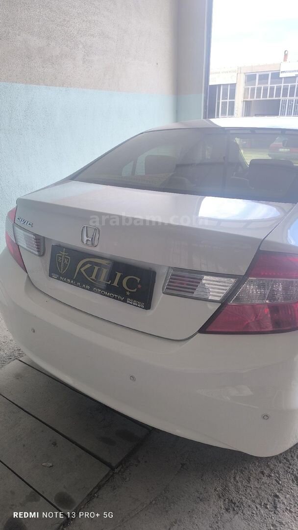 Galeriden Honda Civic 1.6i VTEC Dream 2012 Model Kütahya 163.500 km Beyaz 4