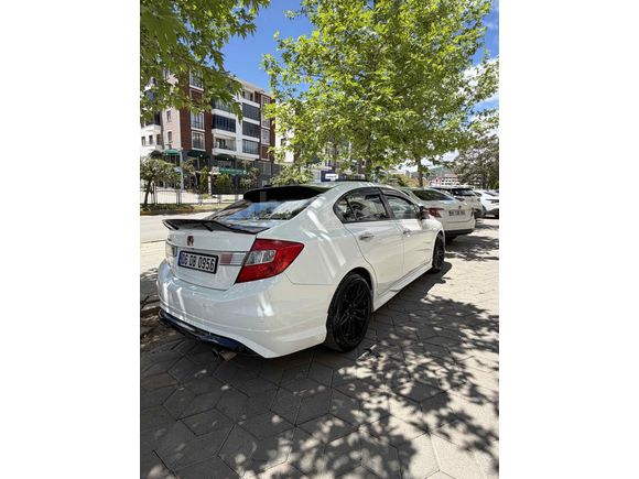 Sahibinden Honda Civic 1.6i VTEC Eco Elegance 2012 Model 