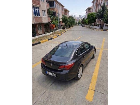 Değişensiz Düşük Km Full Paket Temiz Aile Aracı