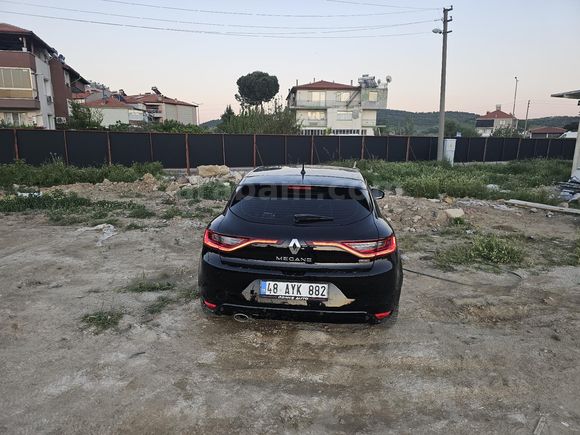 boyasız emsallerin en uygunu  Renault Megane 1.5 dCi Icon 2016 Model