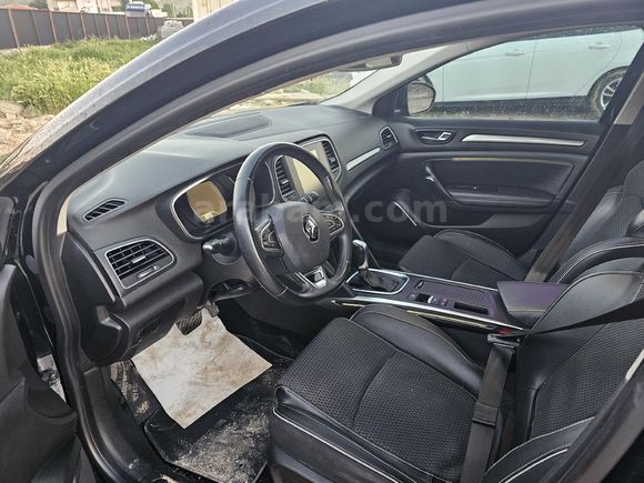 boyasız emsallerin en uygunu  Renault Megane 1.5 dCi Icon 2016 Model