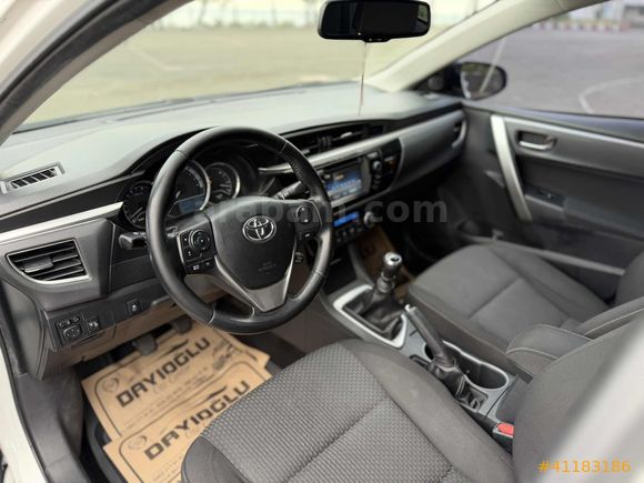 2015 COROLLA ADVANCE 1.6 MANUEL SERVİS BAKIMLI PIRIL PIRIL