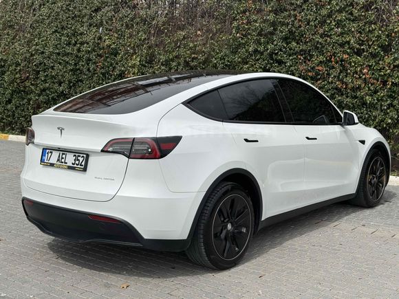 Sahibinden Tesla Model Y Long Range AWD 2023 Model 