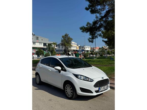Sahibinden Ford Fiesta 1.25 Trend 2013 Model  192.000 km Beyaz