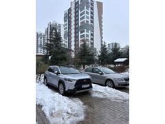 Sahibinden Toyota Corolla Cross 1.8 Hybrid Flame X-Pack 2023 Model  50.787 km Gri (Gümüş)