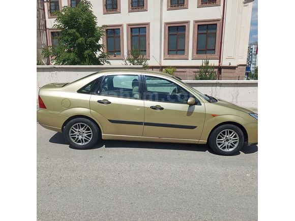 Sahibinden Ford Focus 1.6 Ghia 2001 Model 
