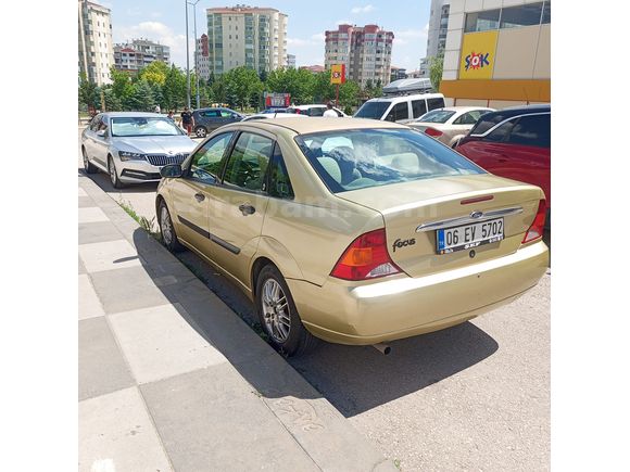 Sahibinden Ford Focus 1.6 Ghia 2001 Model 