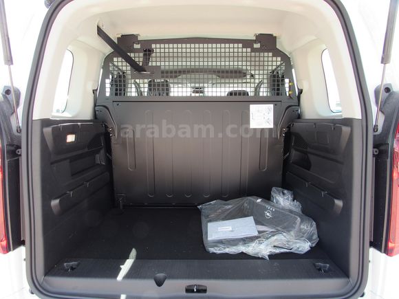 BÜYÜKSOYLU'DAN 2026 MODEL SIFIR OPEL COMBO 1.5 D ESENTİAL 130 HP