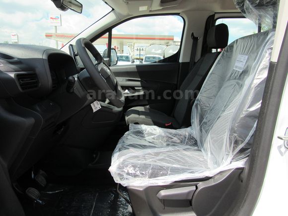 BÜYÜKSOYLU'DAN 2026 MODEL SIFIR OPEL COMBO 1.5 D ESENTİAL 130 HP
