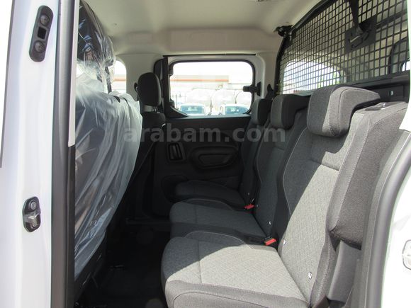 BÜYÜKSOYLU'DAN 2026 MODEL SIFIR OPEL COMBO 1.5 D ESENTİAL 130 HP