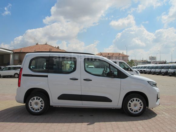 BÜYÜKSOYLU'DAN 2026 MODEL SIFIR OPEL COMBO 1.5 D ESENTİAL 130 HP