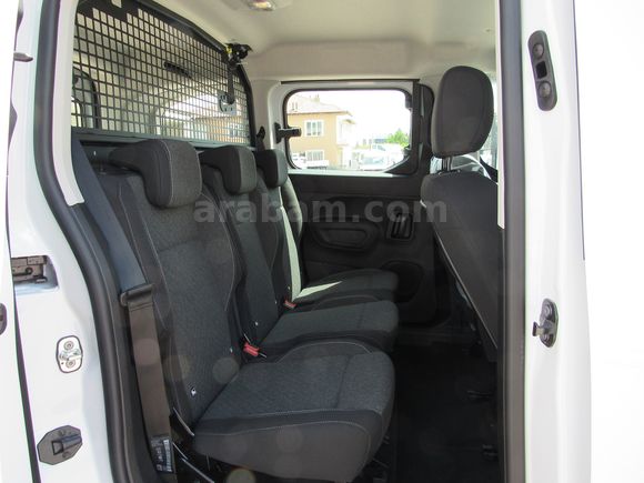 BÜYÜKSOYLU'DAN 2026 MODEL SIFIR OPEL COMBO 1.5 D ESENTİAL 130 HP