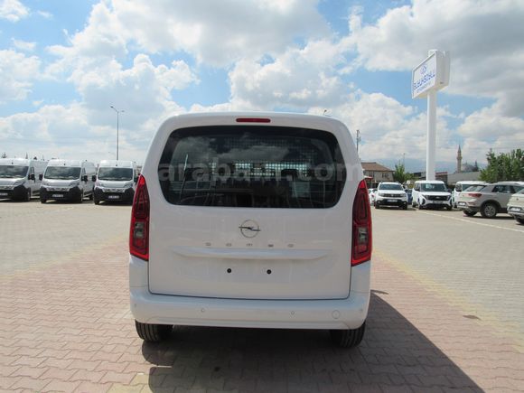 BÜYÜKSOYLU'DAN 2026 MODEL SIFIR OPEL COMBO 1.5 D ESENTİAL 130 HP