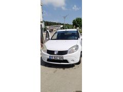 Sahibinden Dacia Sandero 1.4 Black Line 2011 Model  161.000 km Beyaz