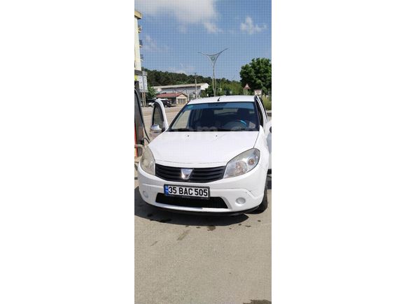 Sahibinden Dacia Sandero 1.4 Black Line 2011 Model  161.000 km Beyaz