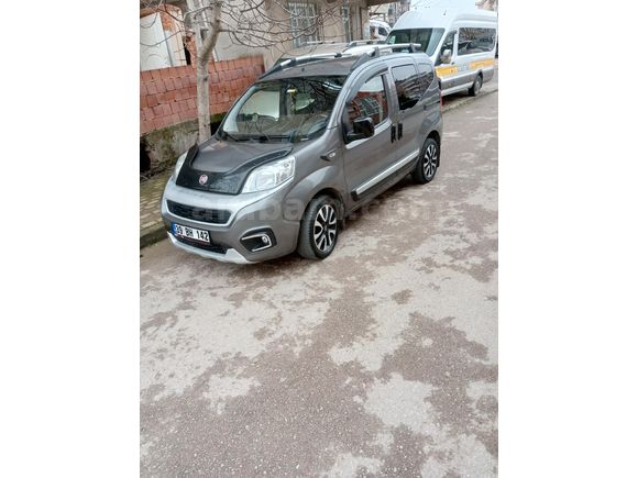 Sahibinden Fiat Fiorino Combi 1.3 Multijet Premio 2017 Model  115.000 km Gri (titanyum)