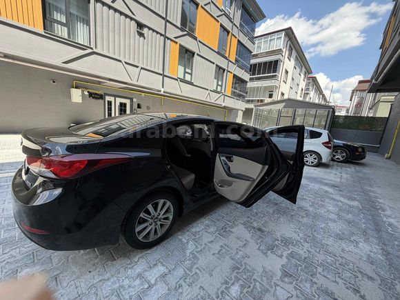 Sahibinden Hyundai Elantra 1.6 CRDi Style 2014 Model 