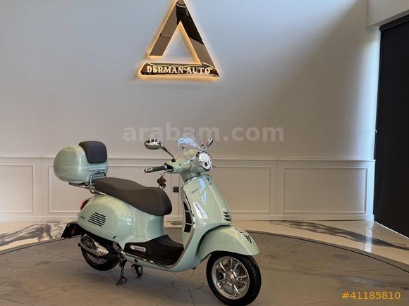 DERMAN AUTO HATASIZ 70KM DE VESPA GTS250 MİNT YEŞİL ÇANTALI