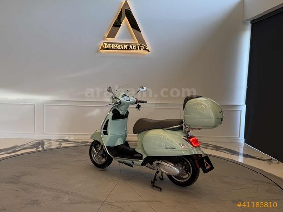 DERMAN AUTO HATASIZ 70KM DE VESPA GTS250 MİNT YEŞİL ÇANTALI