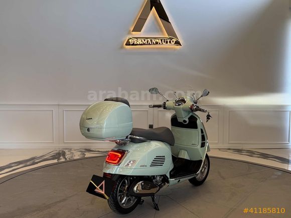 DERMAN AUTO HATASIZ 70KM DE VESPA GTS250 MİNT YEŞİL ÇANTALI