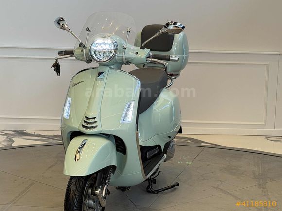 DERMAN AUTO HATASIZ 70KM DE VESPA GTS250 MİNT YEŞİL ÇANTALI