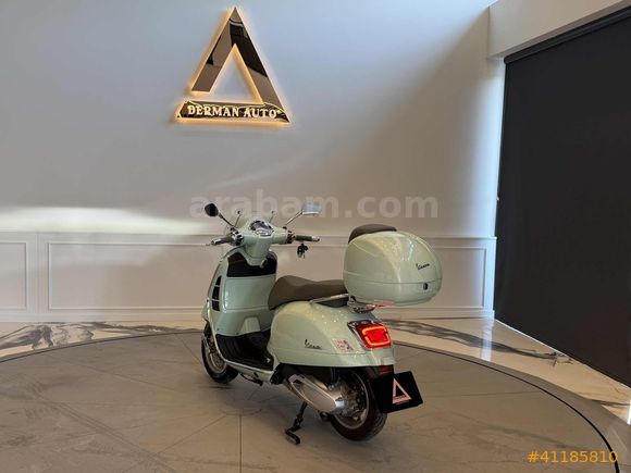 DERMAN AUTO HATASIZ 70KM DE VESPA GTS250 MİNT YEŞİL ÇANTALI